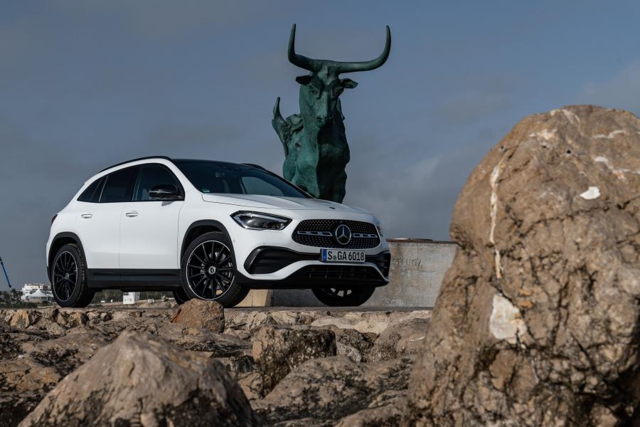  Mercedes-Benz GLA250 4Matic AMG Line (H247) 2020 года  (WW) (фото 1 из 53)